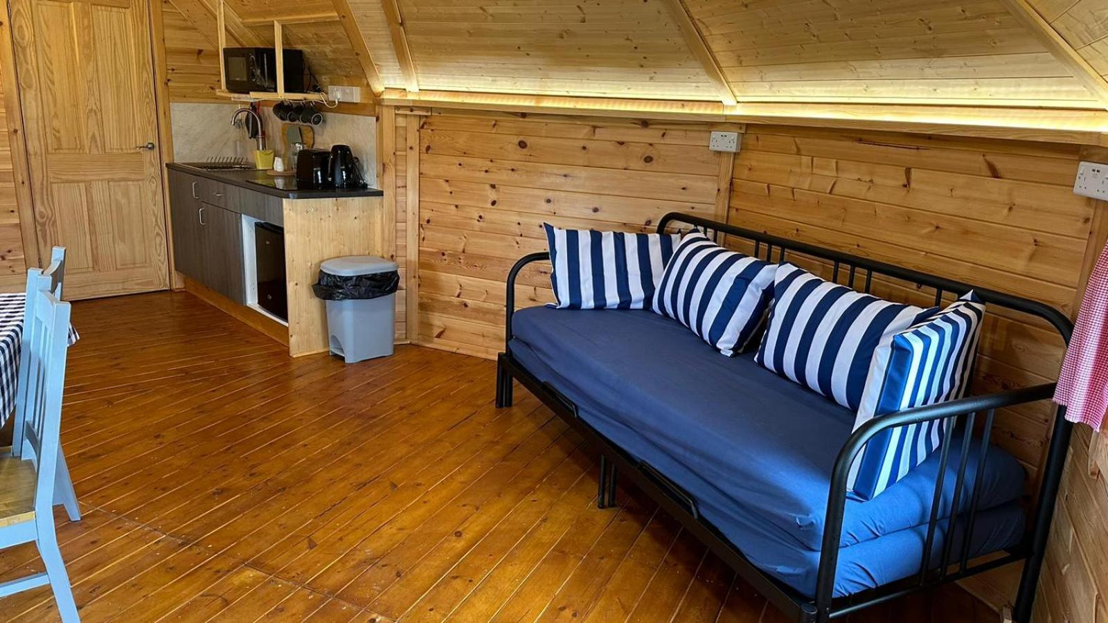 Holly Tree Glamping Cabins Wigglesworth Dış mekan fotoğraf